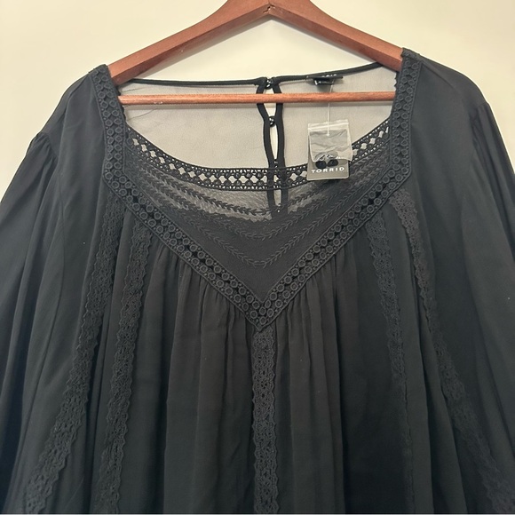 Torrid Black Crepe Tunic w/ Lace detail size 6 - Picture 8 of 8